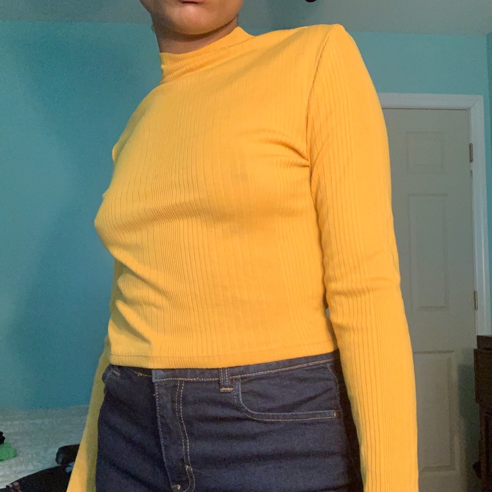 Mustard long sleeve crop top